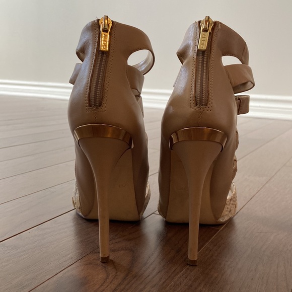 Strappy heels - Picture 2 of 4